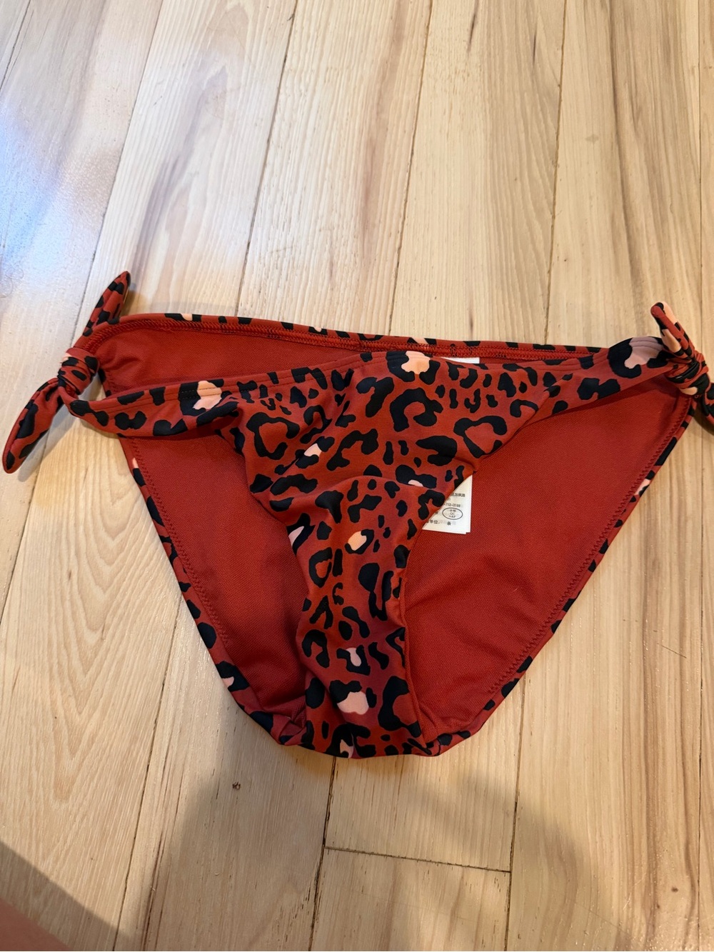 Hollister bikini leopard bikini bottom! Size small!